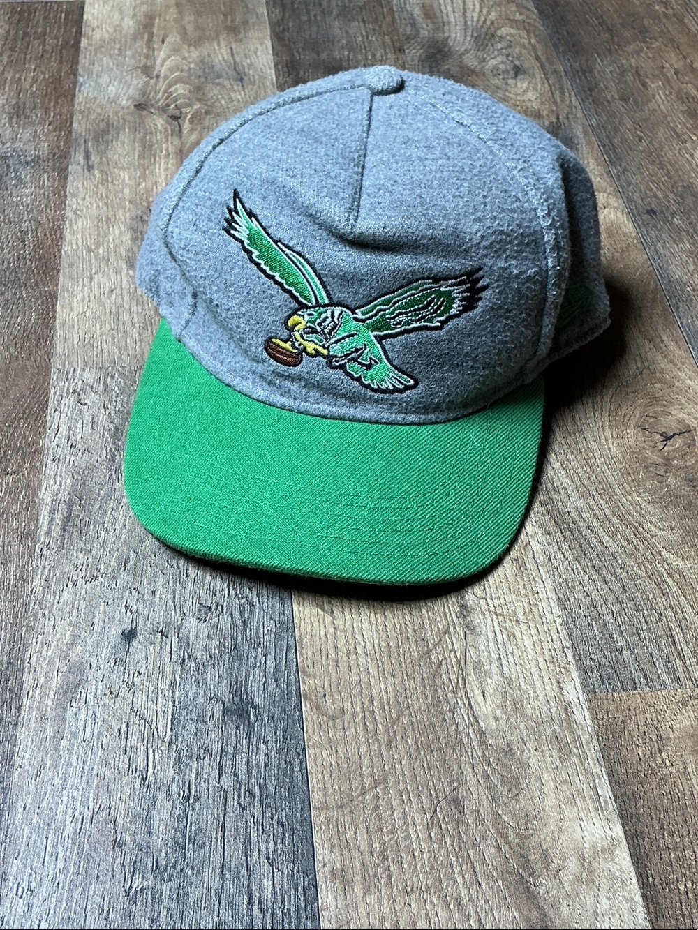 Birds Hat with Embroidered Retro Philadelphia Eagles Logo